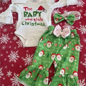 1-3m never worn Festive Baby Christmas Outfit with Santa Print